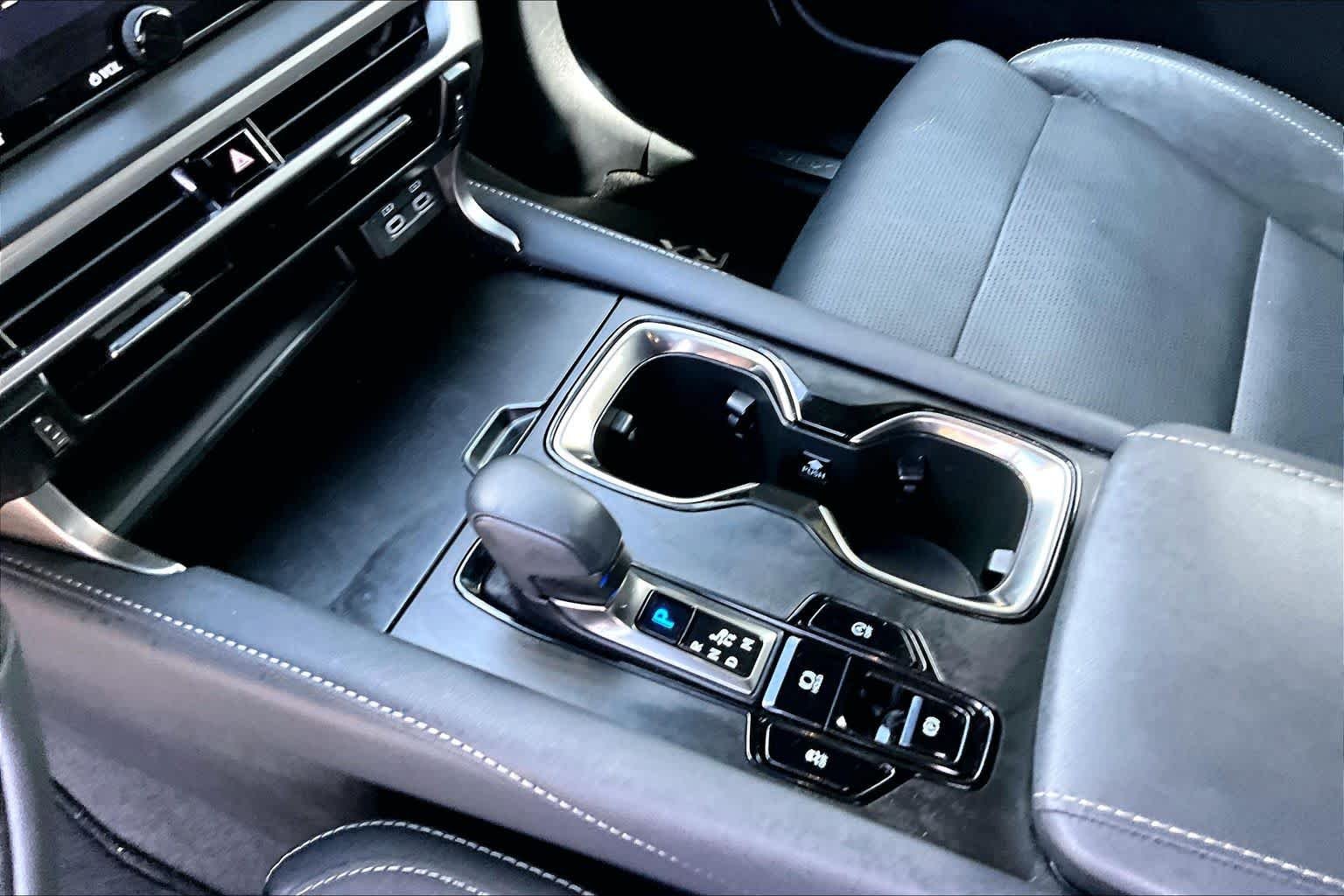 Used 2024 Eminent White Pearl Lexus Luxury image 17
