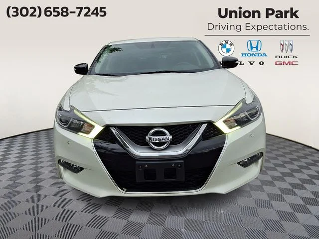 Used 2017 Pearl White Nissan 3.5 SV image 2