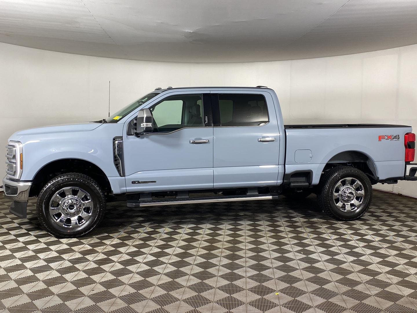 Used 2026 Glacier Gray Metallic Tri-Coat Ford Lariat image 24