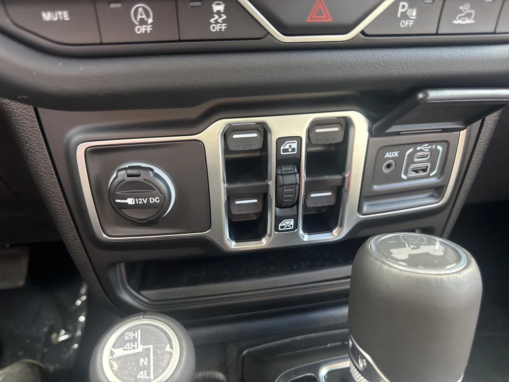 2025 Jeep Wrangler 4-Door Sahara - Photo 25