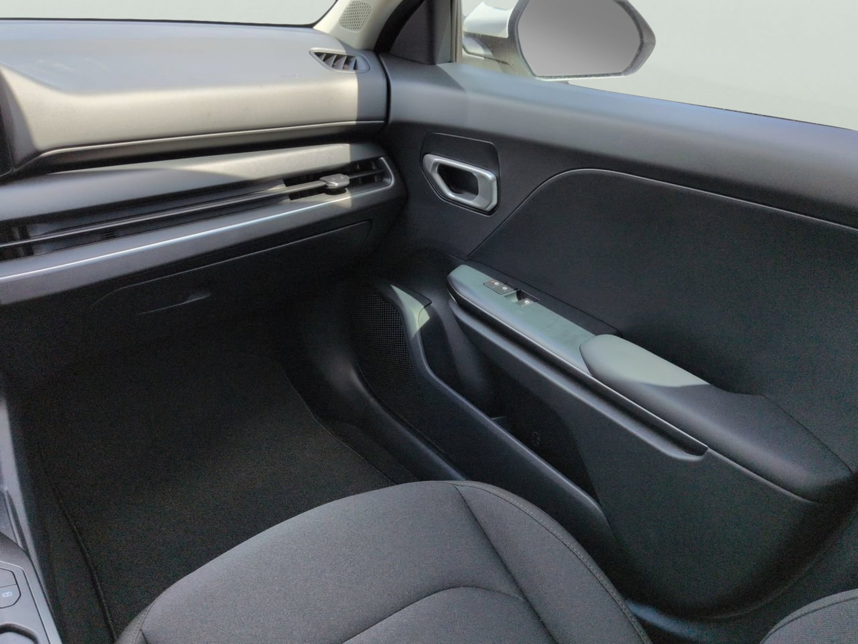 New 2026 Snow White Pearl Kia LXS image 49