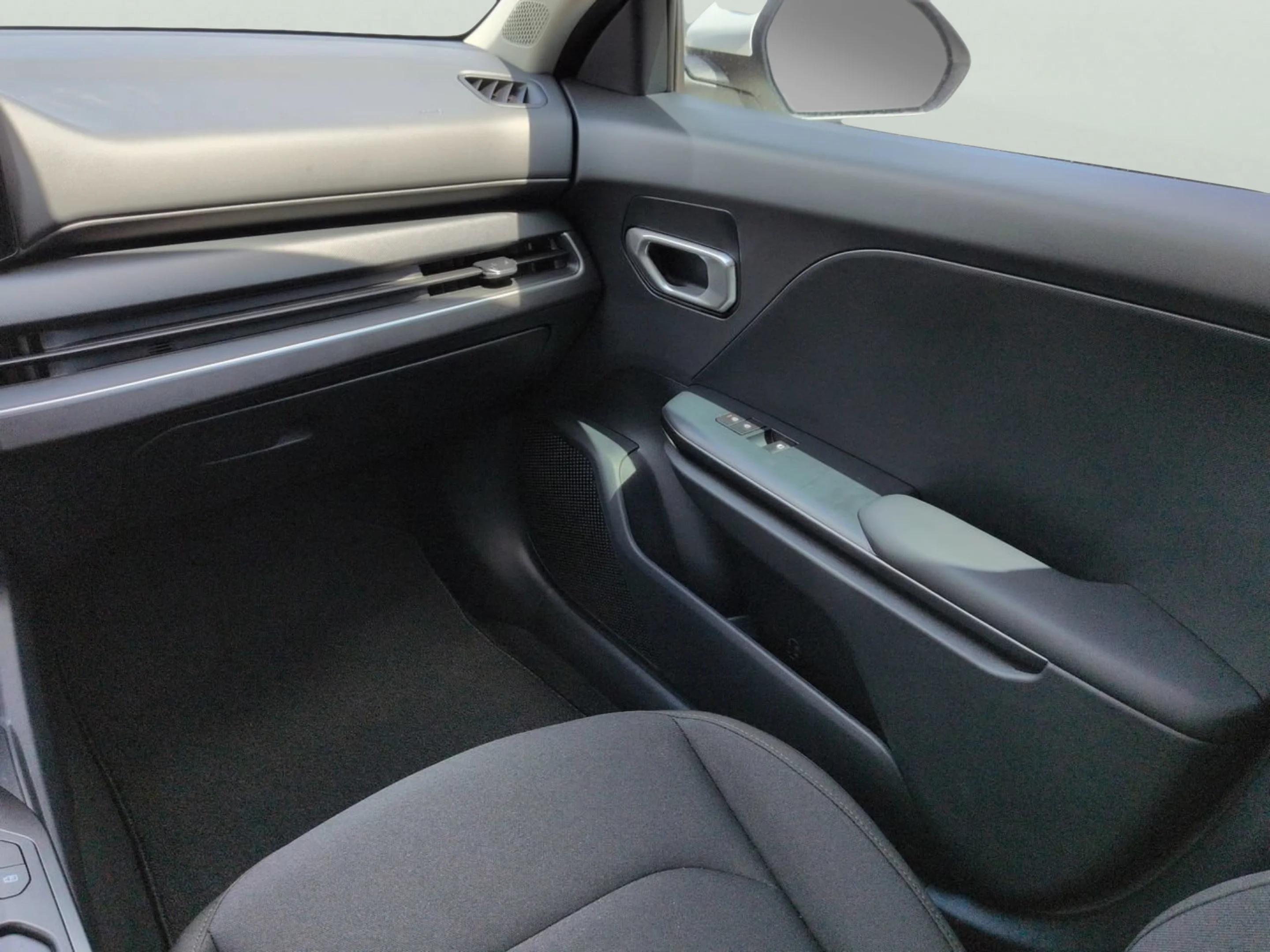 New 2026 Snow White Pearl Kia LXS image 49