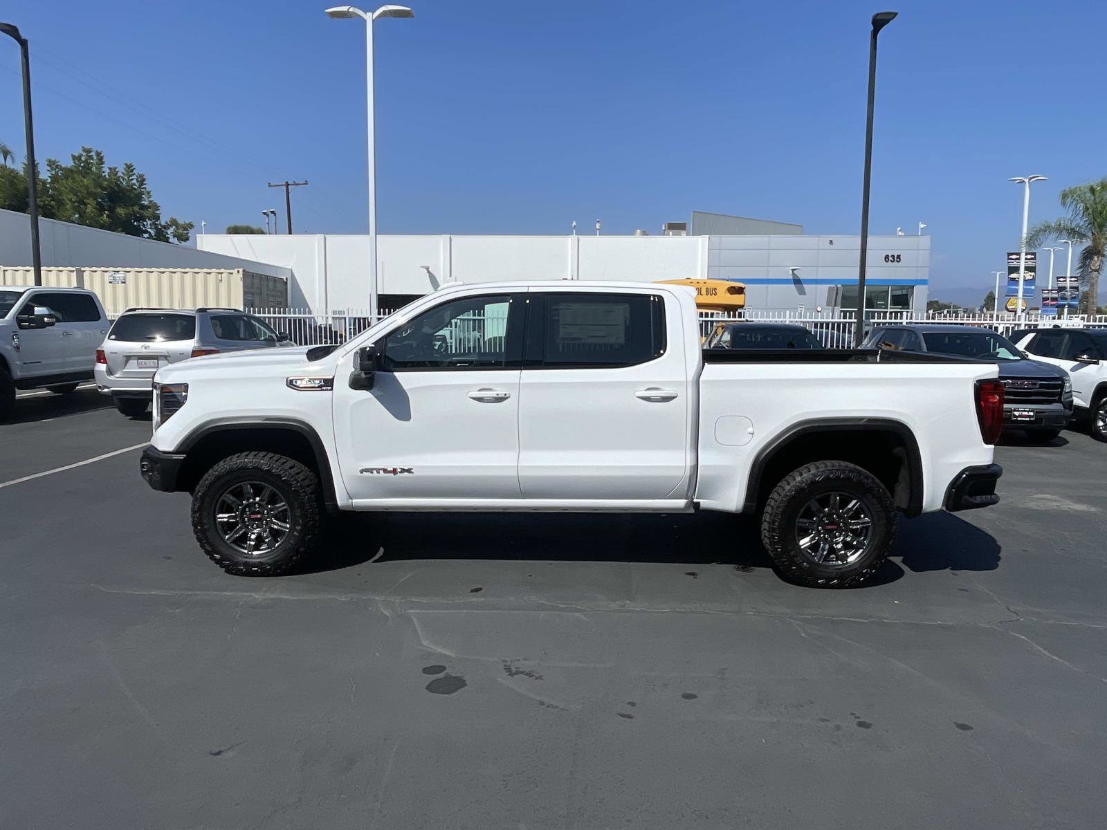 2026 GMC Sierra 1500 AT4X - Photo 8