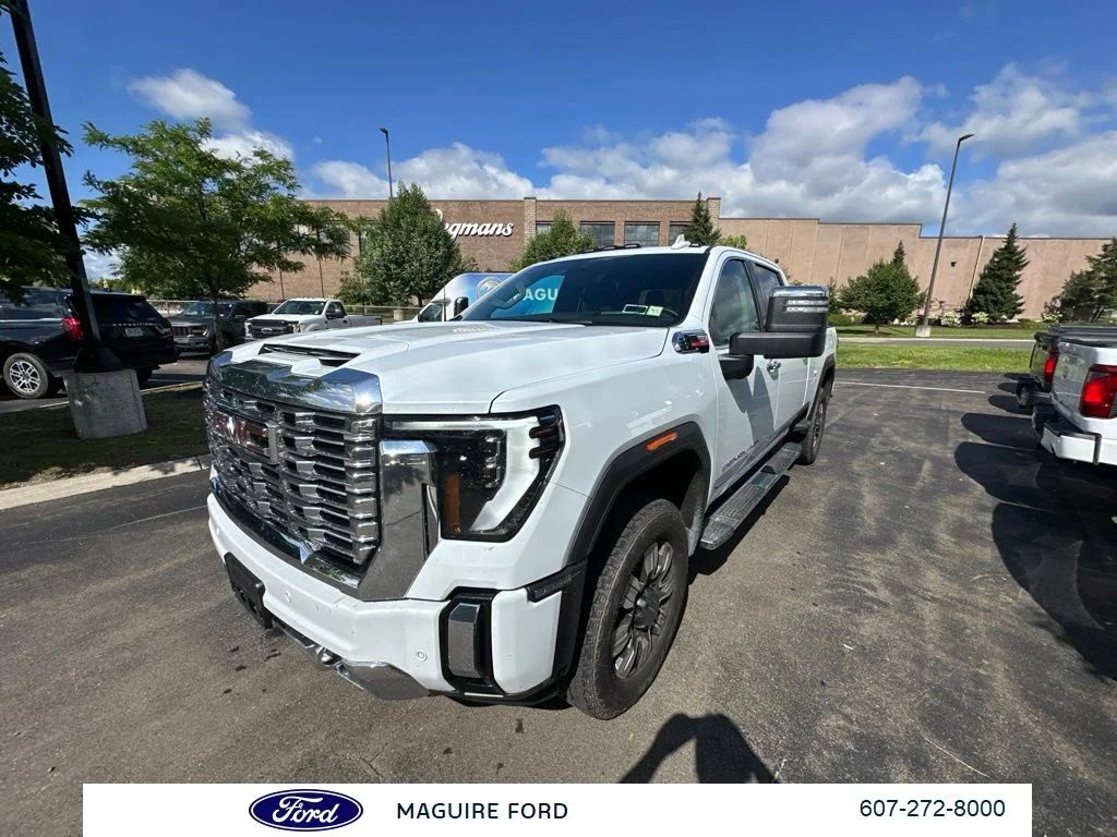 Used 2026 White GMC Denali image 9