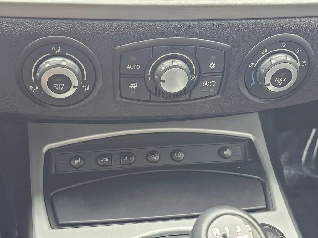 Used 2007  BMW M image 27