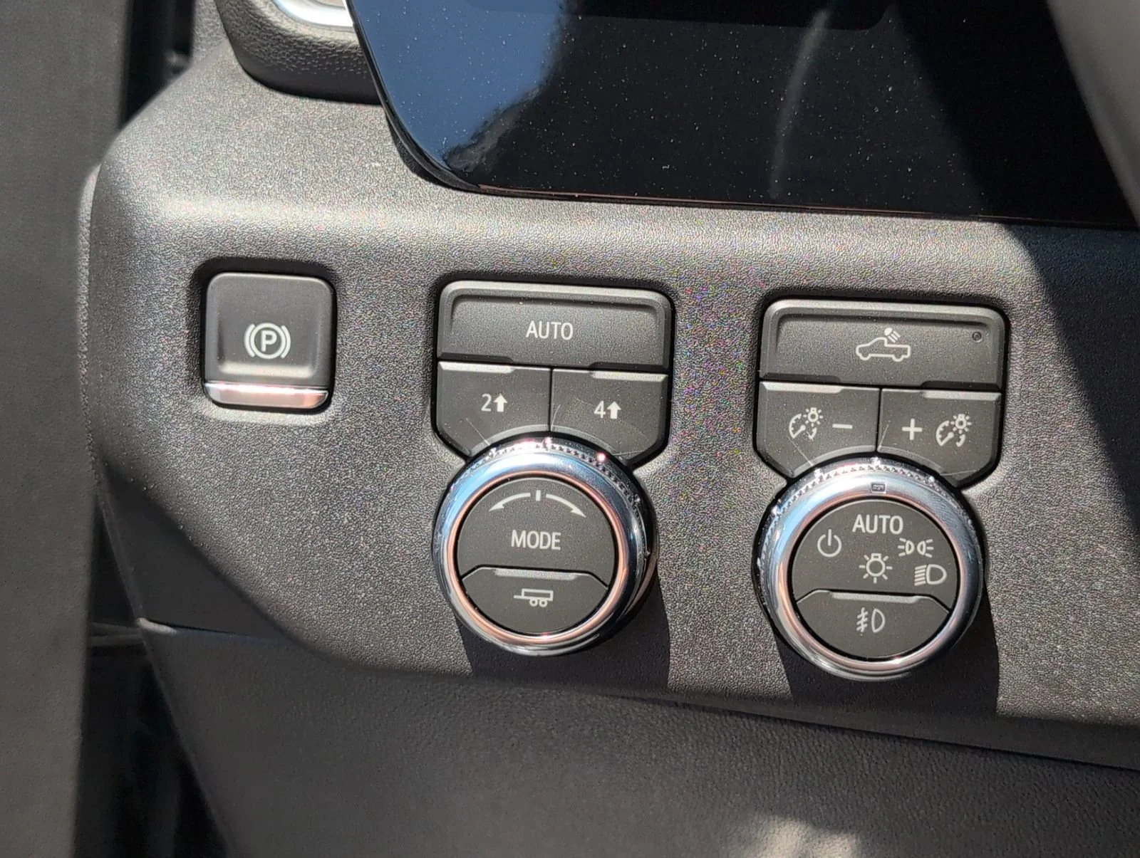 New 2026 Sterling Metallic GMC Elevation image 26