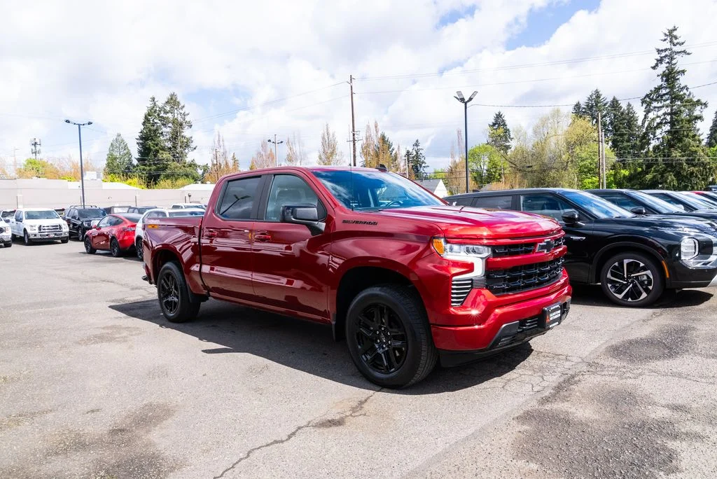 Used 2023 Red Chevrolet RST image 27