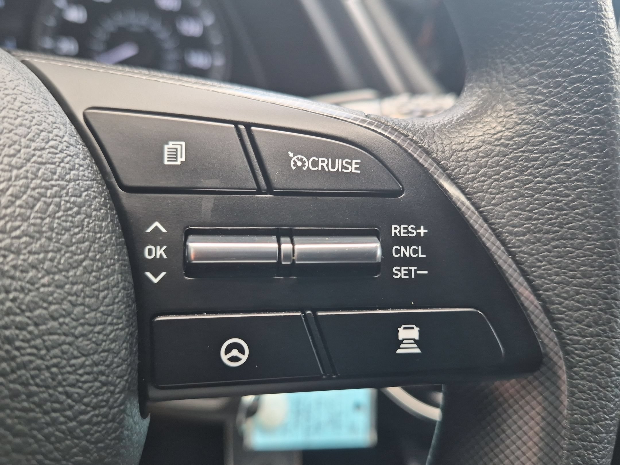 Used 2022 Quartz White Hyundai SE image 15
