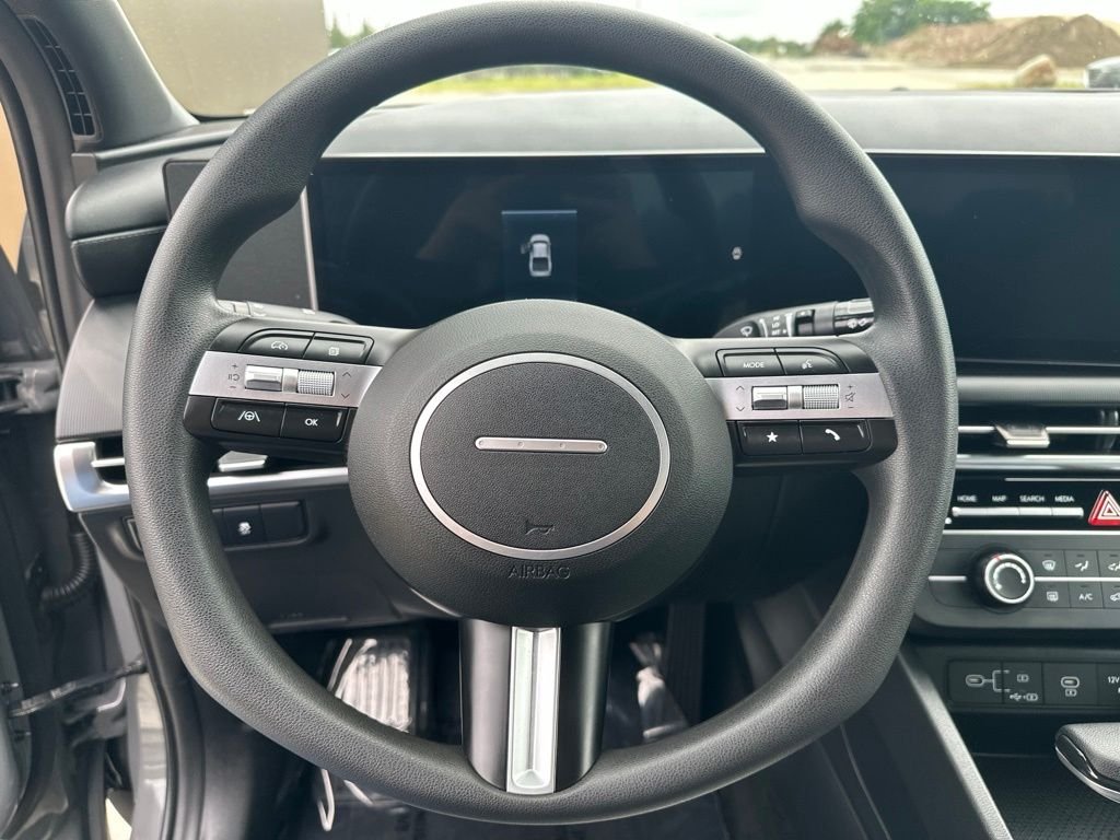 Used 2025 Gray Hyundai SE image 13