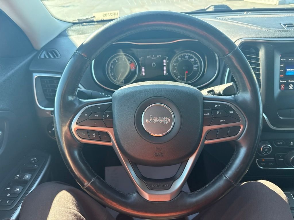 Used 2020 Silver Jeep Latitude Plus image 18