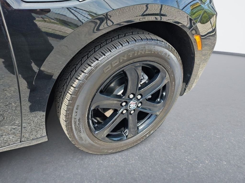 Used 2024 Black Buick Essence image 11