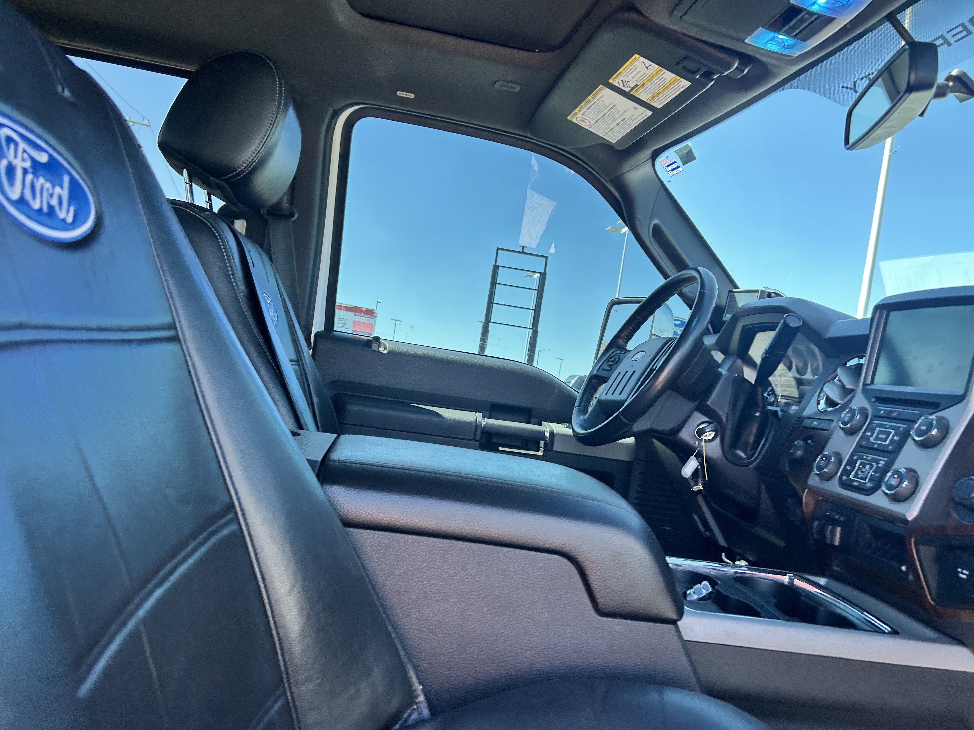 Used 2015 Oxford White Ford Lariat image 12