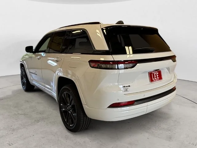 New 2027 White Jeep Limited Reserve image 3
