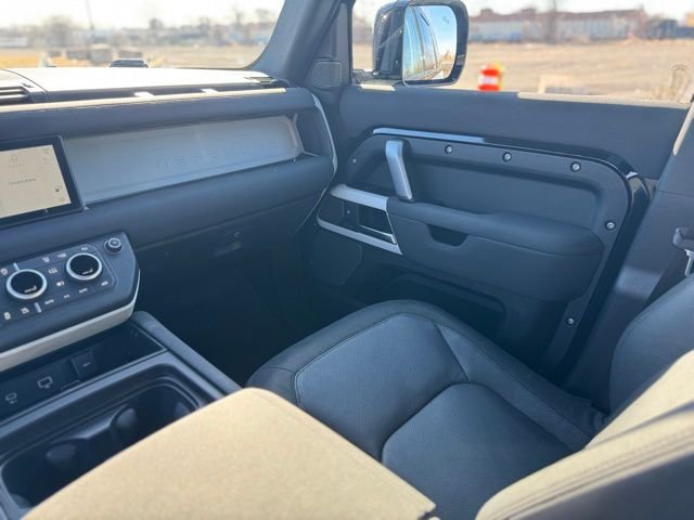 Certified Used 2023 Black Land Rover X-Dynamic SE image 12
