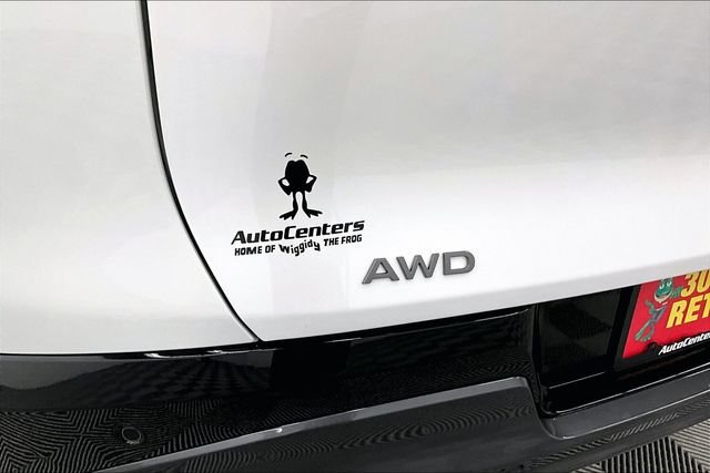 New 2026 Everest White Pearl/Black Nissan Platinum image 20