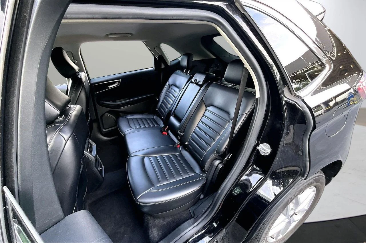 Used 2024 Black Ford SEL image 20