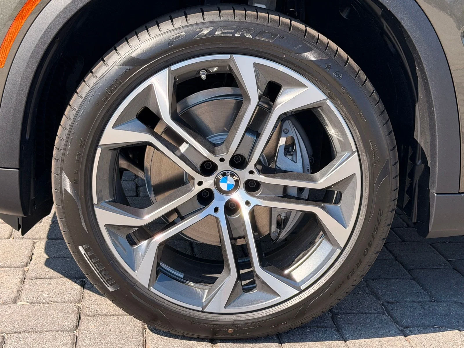 New 2026 Manhattan Green Metallic BMW xDrive40i image 13