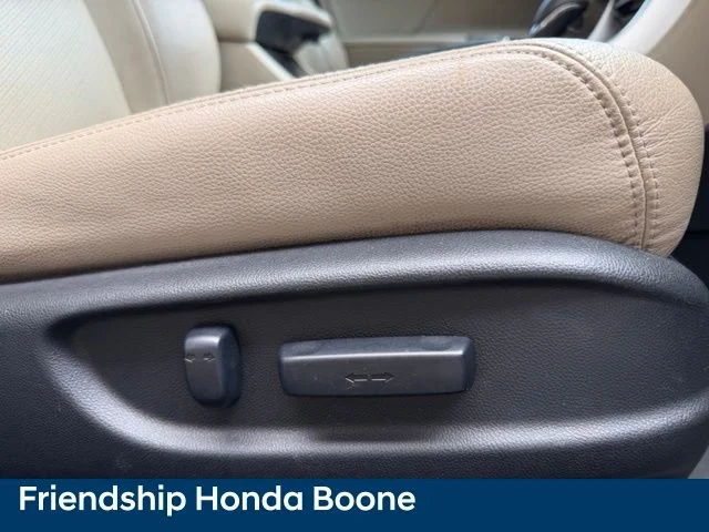 Used 2013 Red Honda EX-L image 41