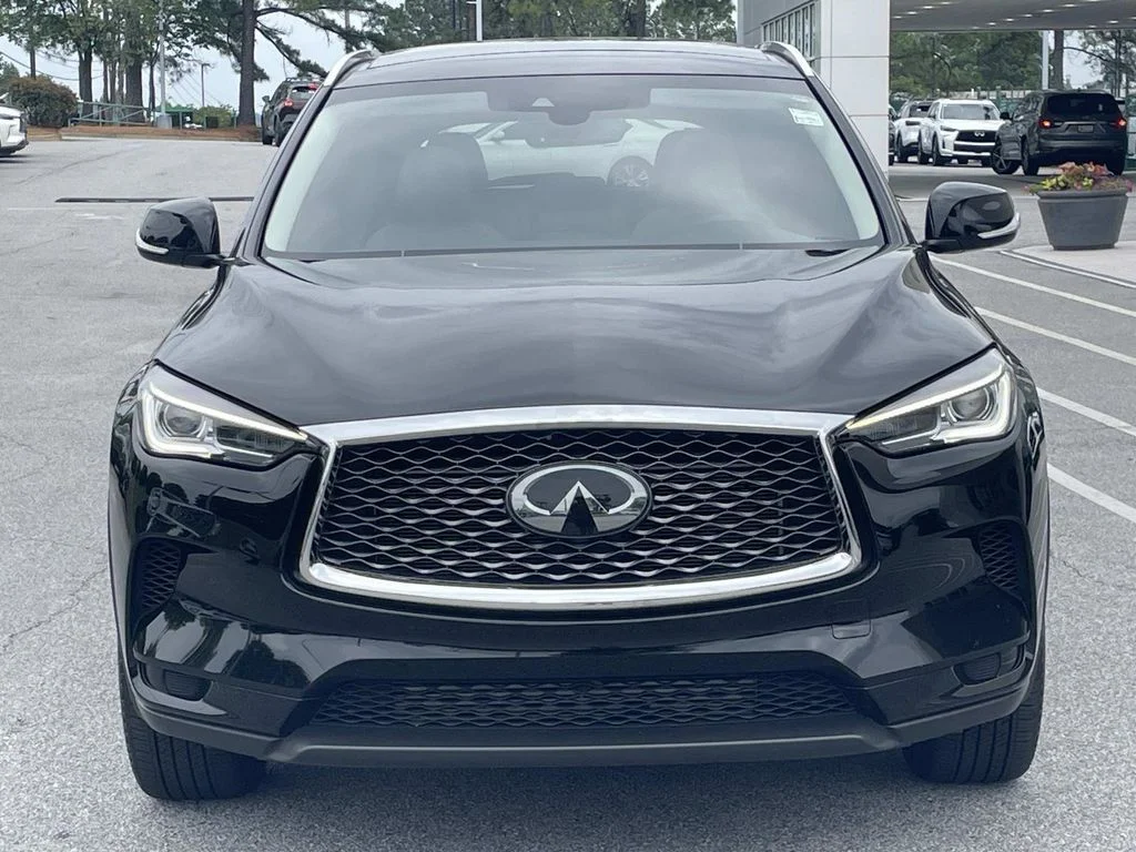 Used 2023 Black INFINITI LUXE image 6
