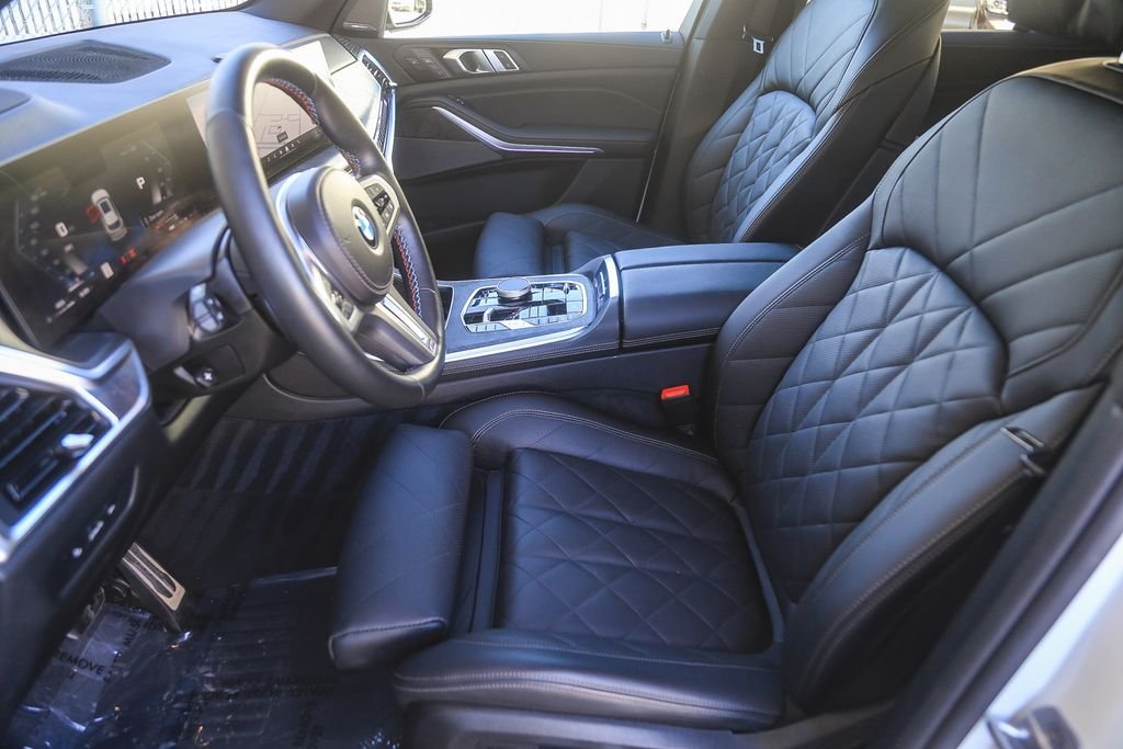 Certified Used 2025 Alpine White BMW M60i image 14