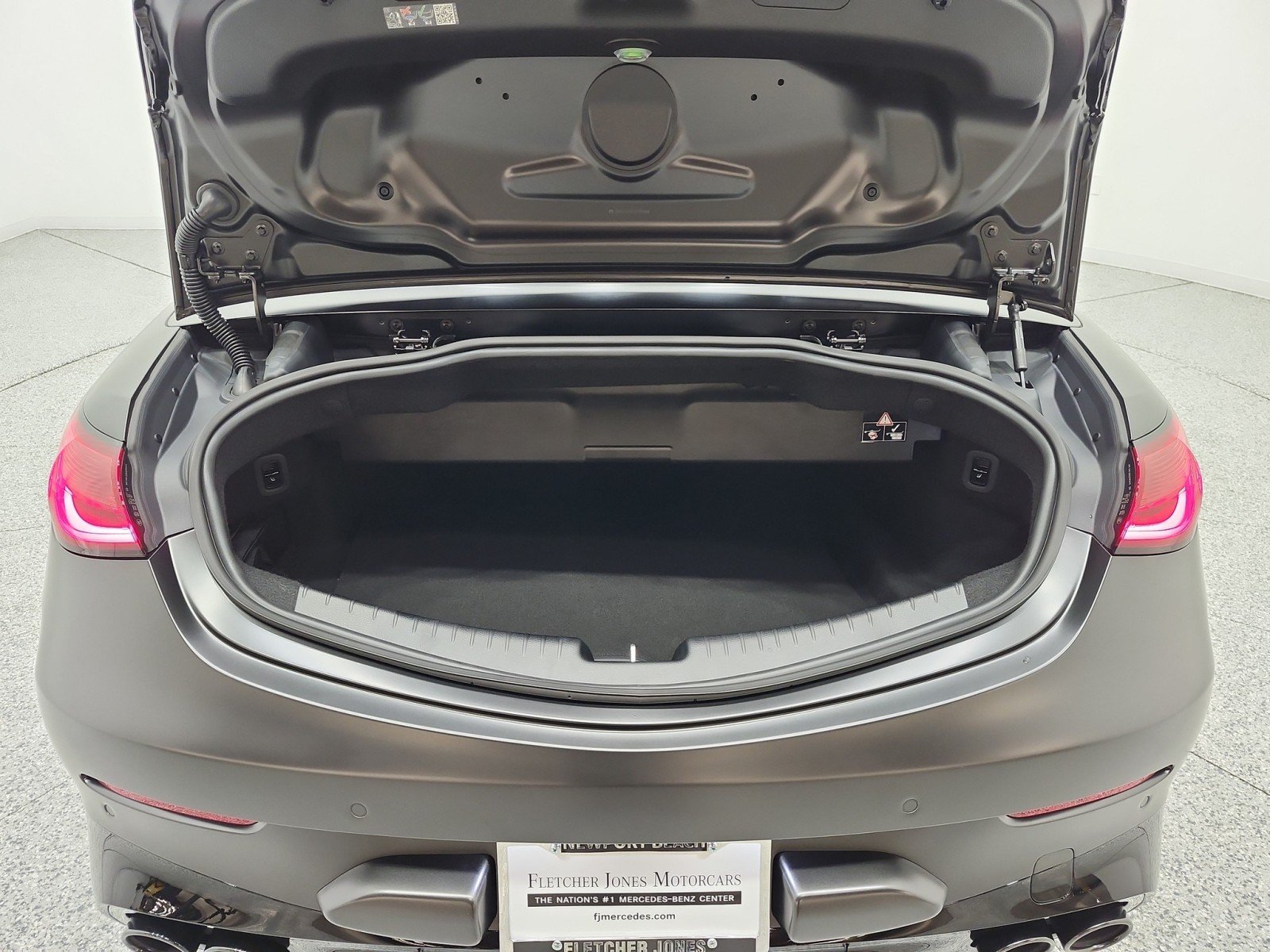 Used 2026 MANUFAKTUR Graphite Grey Magno Mercedes-Benz AMG® CLE 53 4MATIC+ Cabriolet image 17
