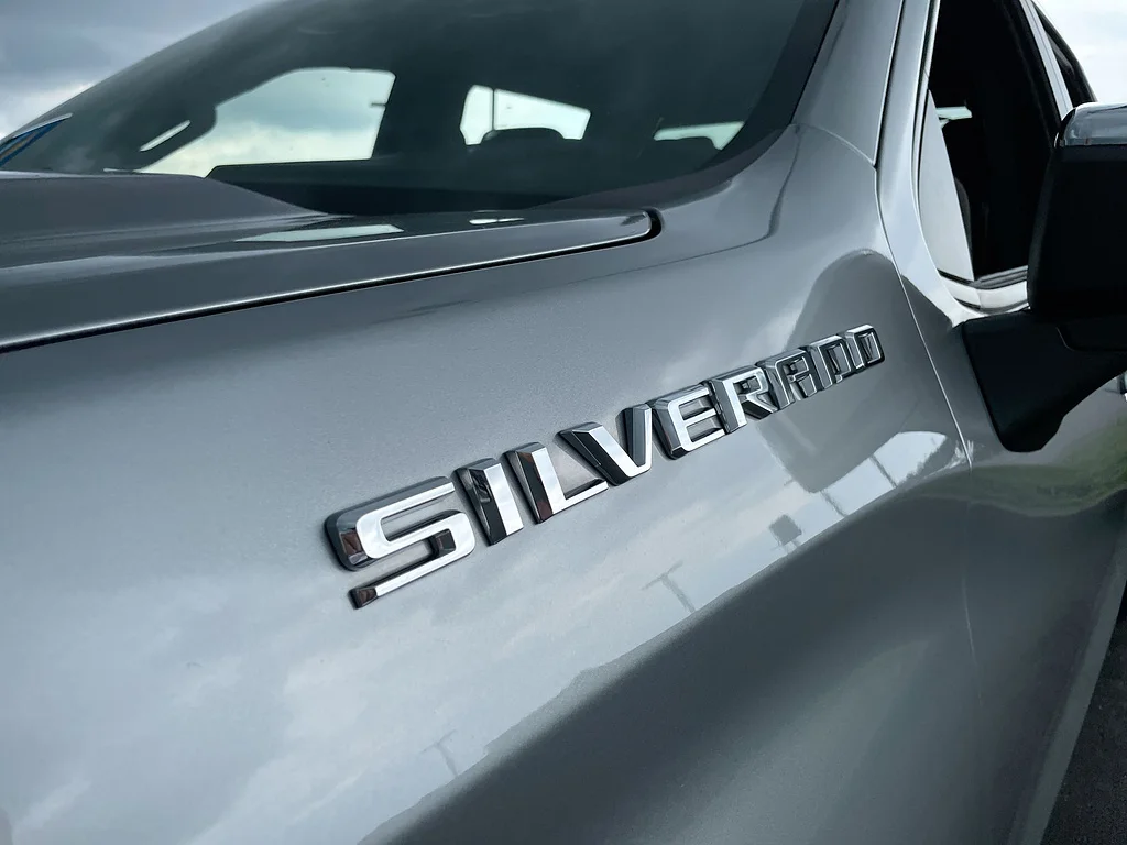 Used 2023 Sterling Gray Metallic Chevrolet LT image 30