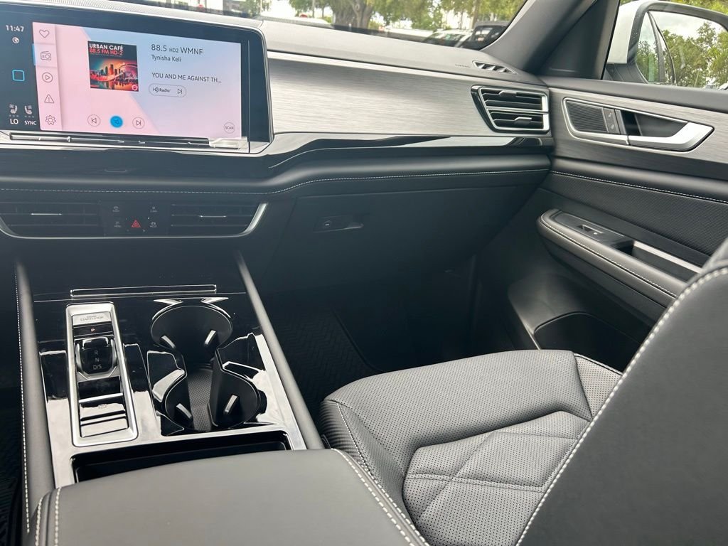 New 2026 White/off-white Volkswagen 2.0T SE w/Technology image 11