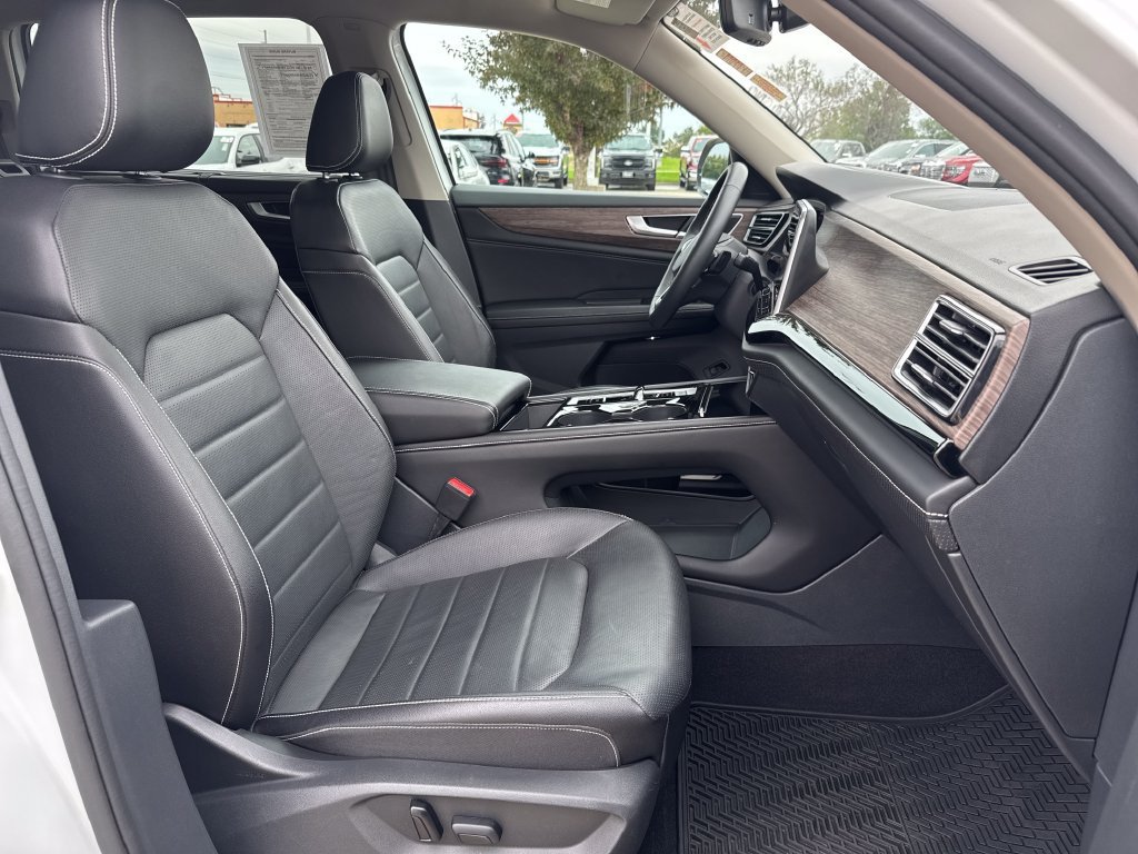 2024 Volkswagen Atlas SEL - Photo 39