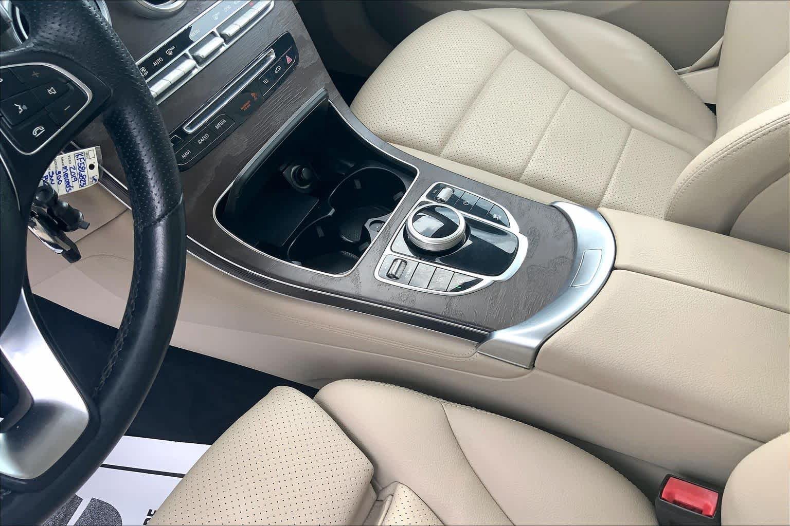 Used 2019 Lunar Blue Metallic Mercedes-Benz GLC 300 image 16