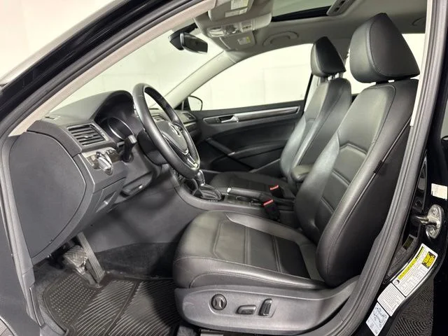 Used 2016 Black Uni Volkswagen 1.8T SE image 11