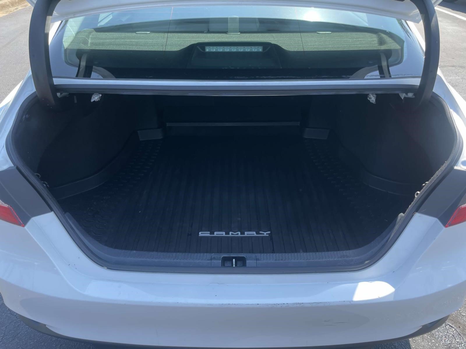 Used 2020 White Toyota LE image 8