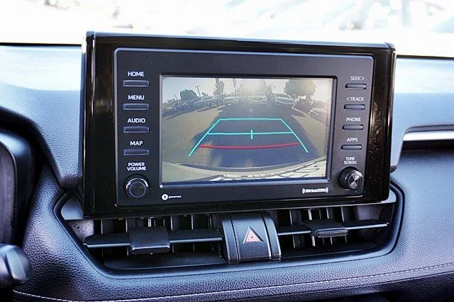 Used 2022 Silver Toyota XLE image 26