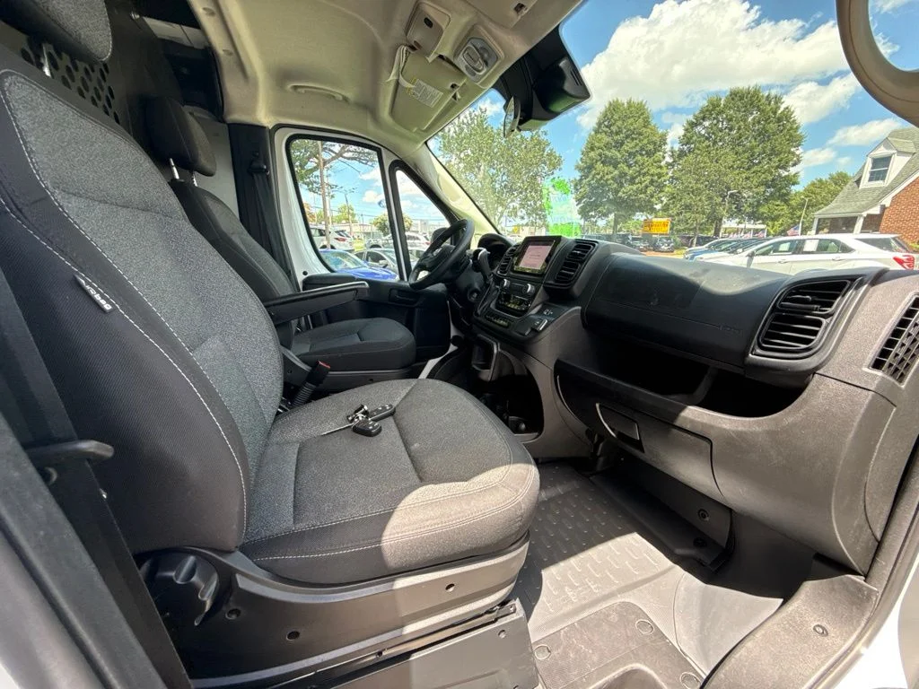Used 2025 White Ram Base image 11