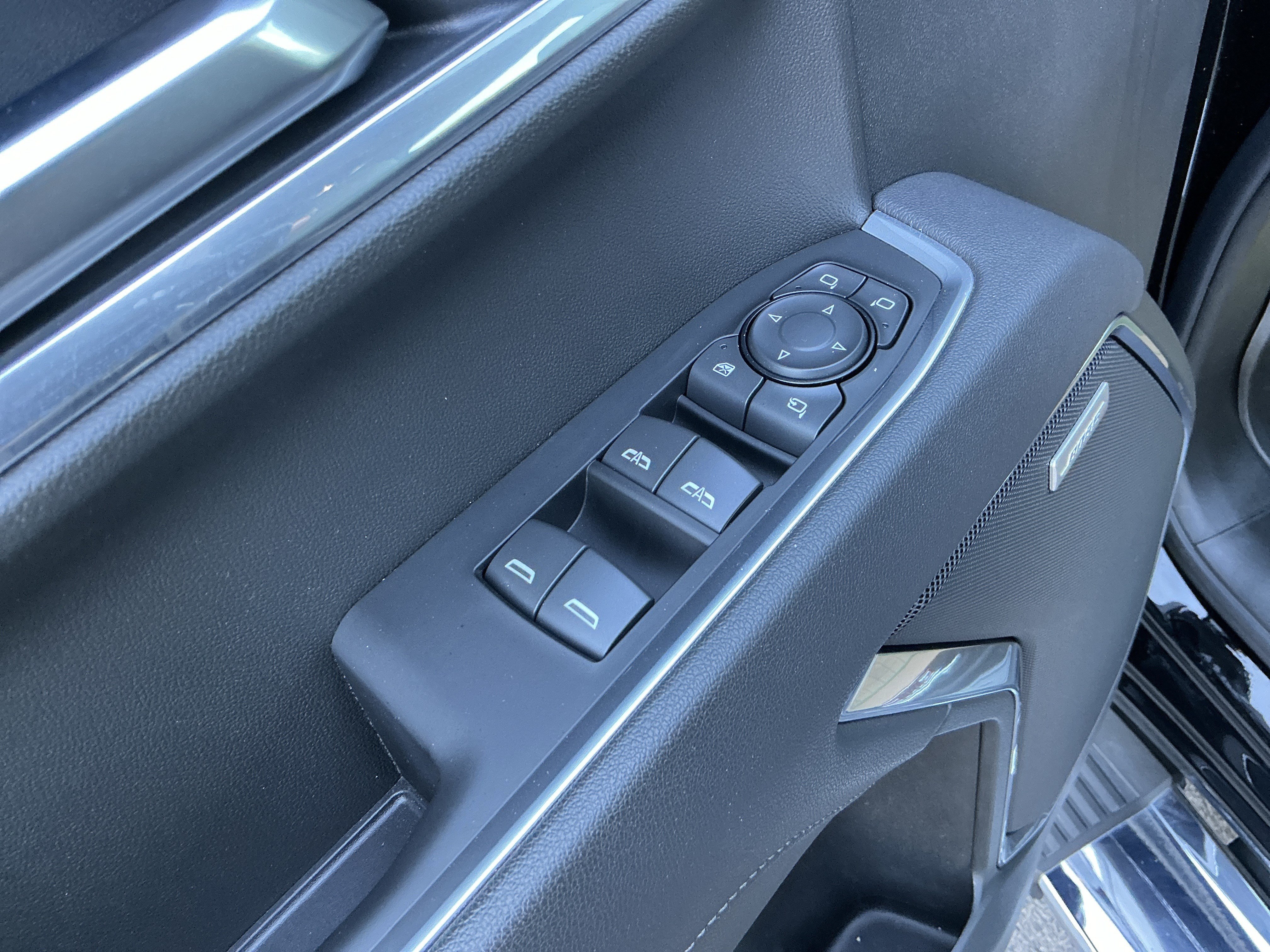 Used 2025 Onyx Black GMC SLT image 14