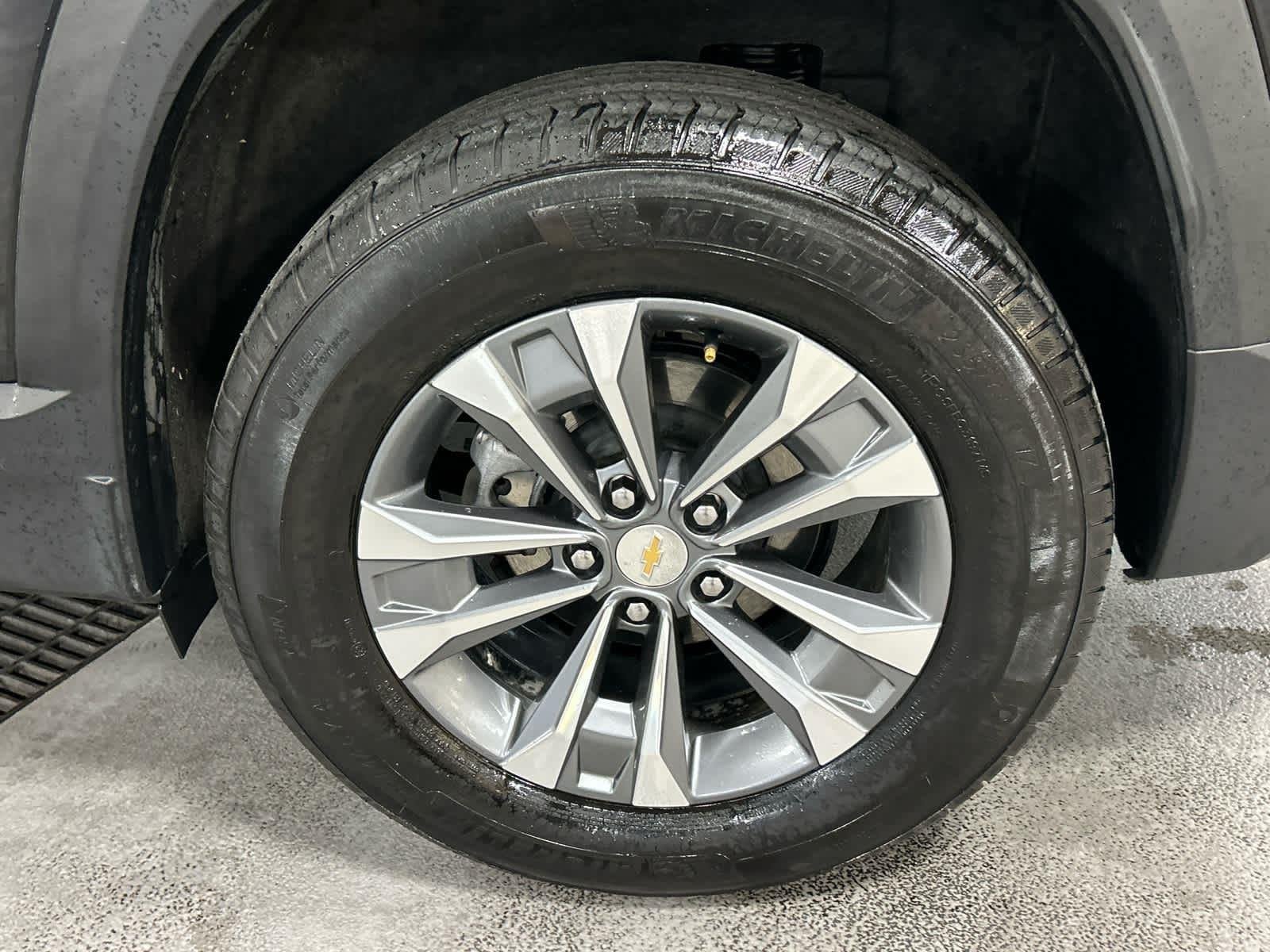 2025 Chevrolet Equinox LT - Photo 13