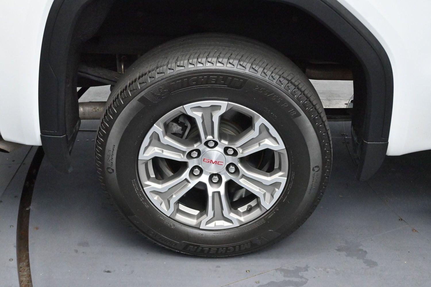 Used 2022 Summit White GMC SLT image 36