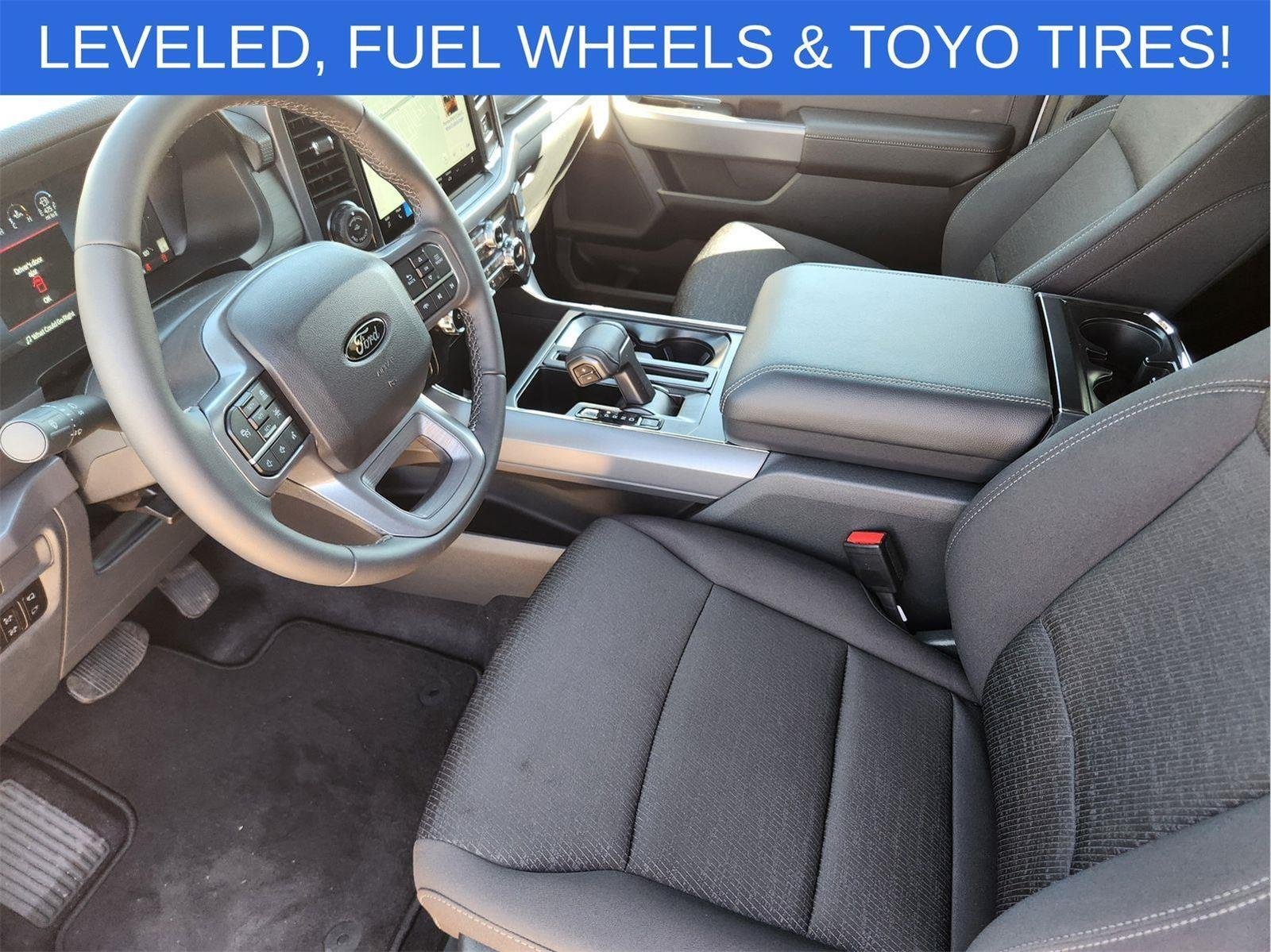 New 2026 Oxford White Ford XLT image 9