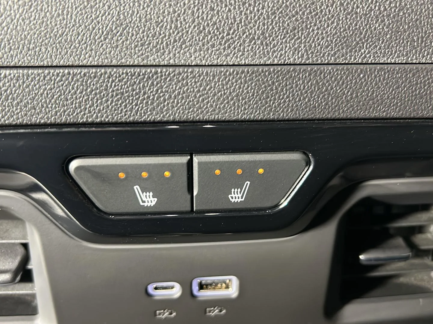 Used 2024 Onyx Black GMC AT4 image 40
