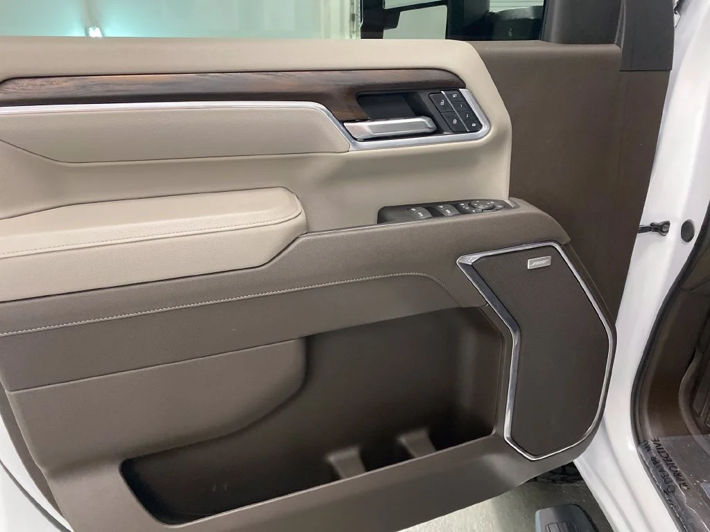 Used 2025 Summit White GMC SLT image 11