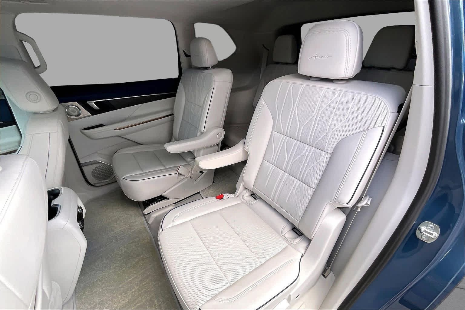 Used 2026 Ocean Blue Metallic Buick Avenir image 21