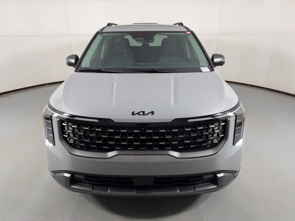 New 2027 Ceramic Silver Kia SX image 3