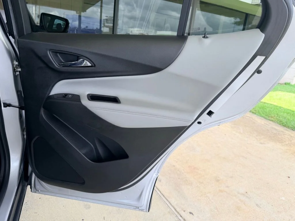 Used 2019 Silver Chevrolet Premier image 34