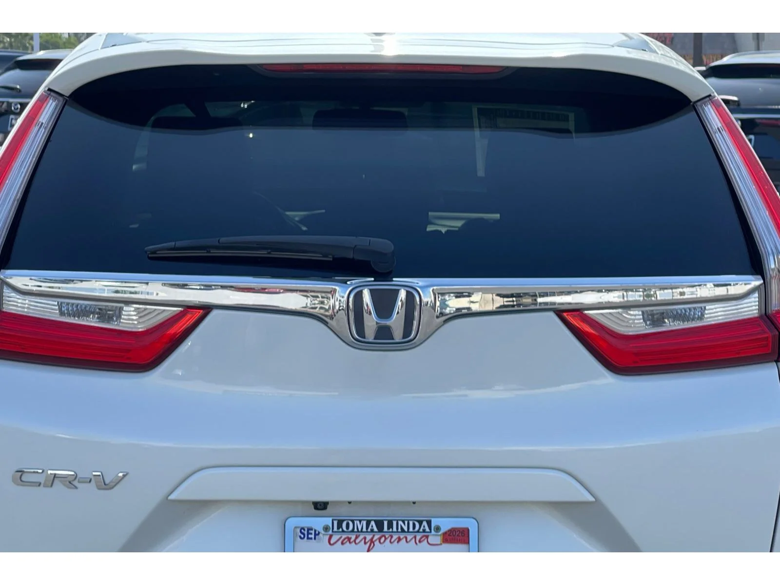 Used 2018 White Diamond Pearl Honda EX-L image 15