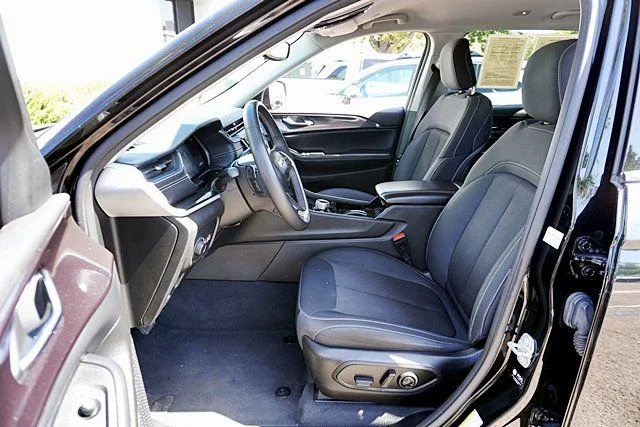 Used 2023 Black Jeep Laredo image 13