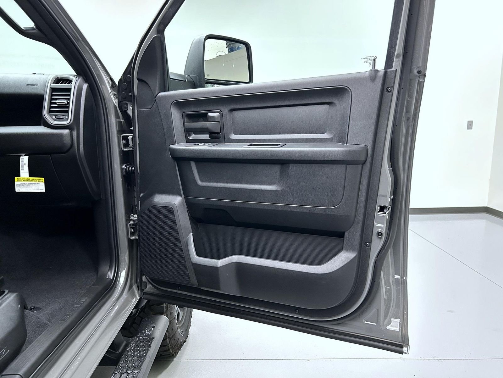 New 2026 Ceramic Gray Clear-Coat Exterior Paint RAM Tradesman image 16