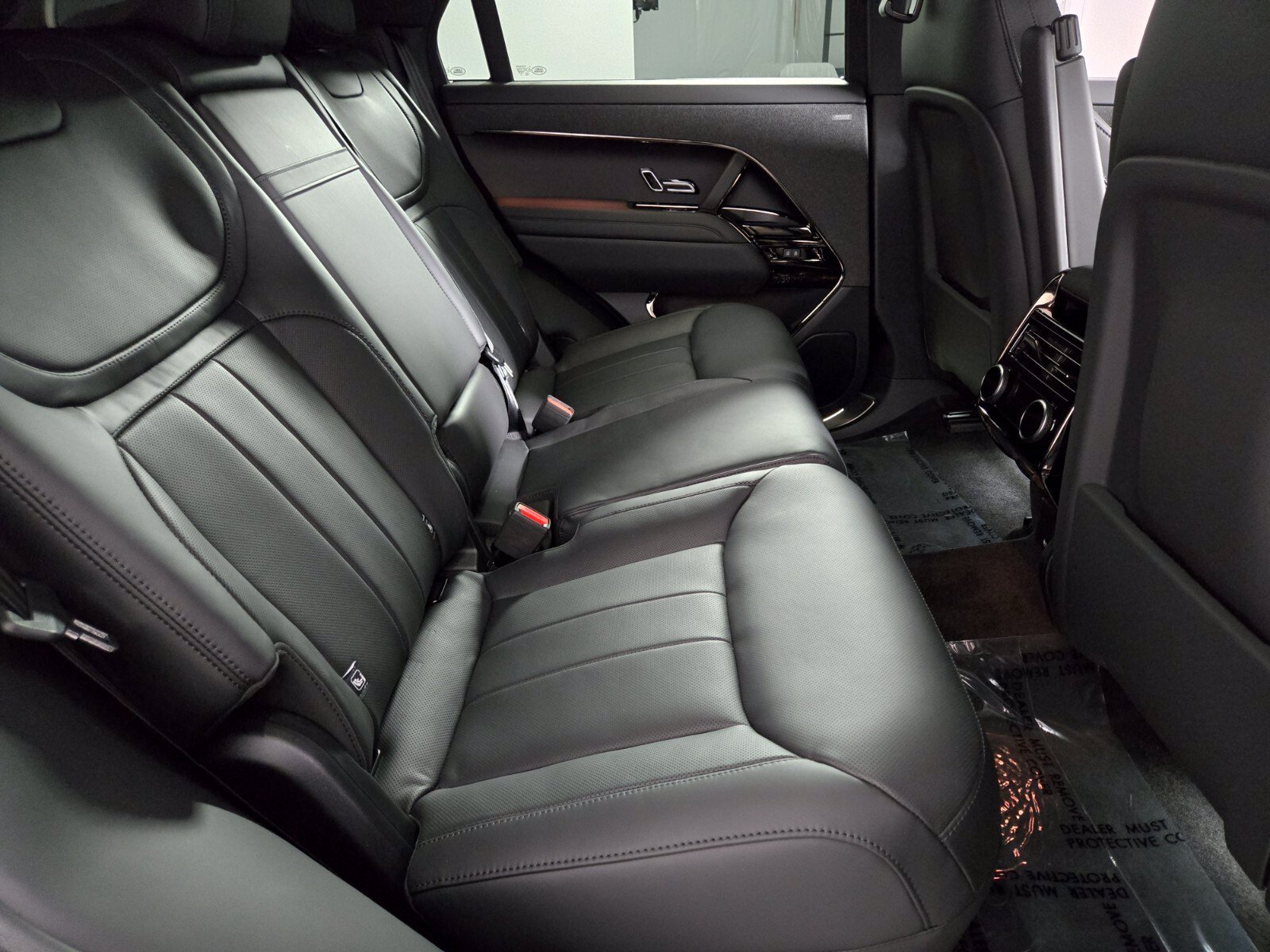 New 2027 Borasco Grey Land Rover Dynamic SE image 18