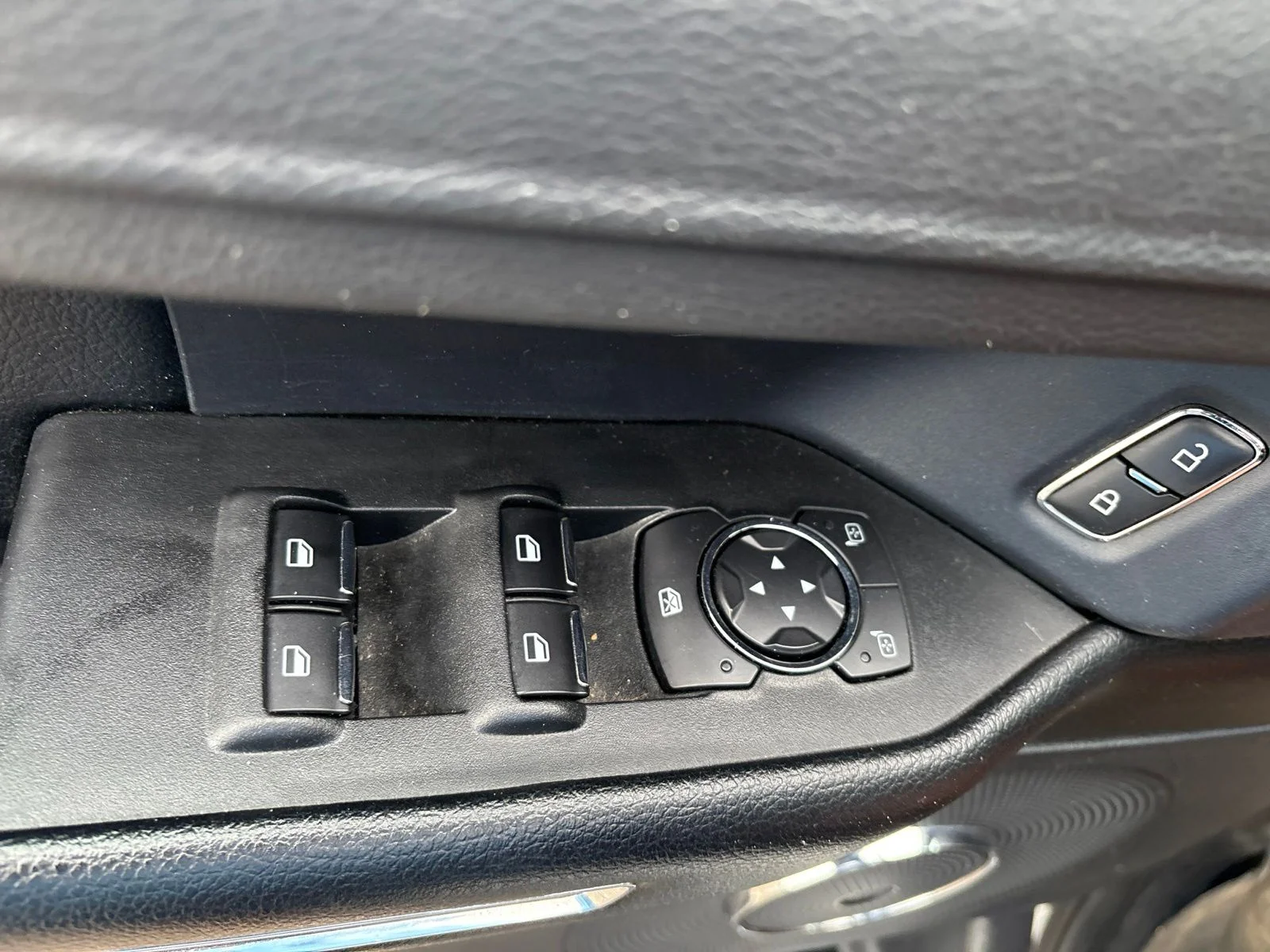 Used 2020 White Ford XLT image 9