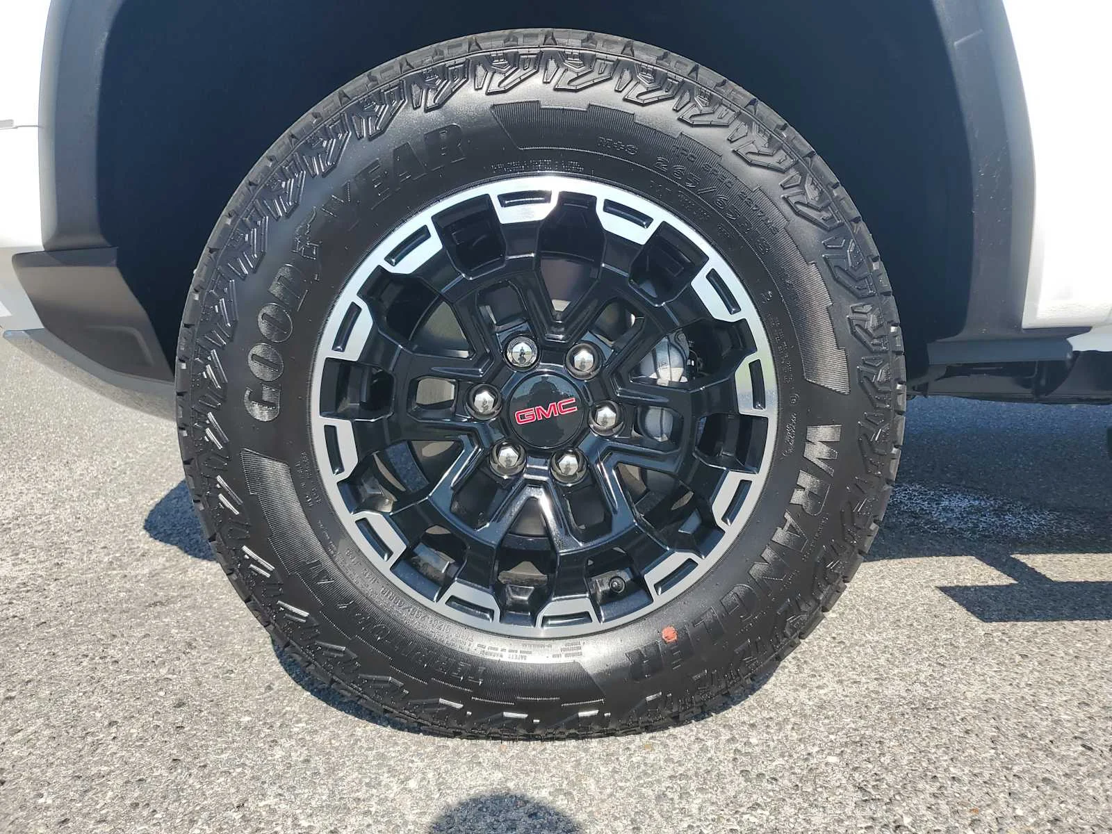 New 2026 Summit White GMC AT4 image 10
