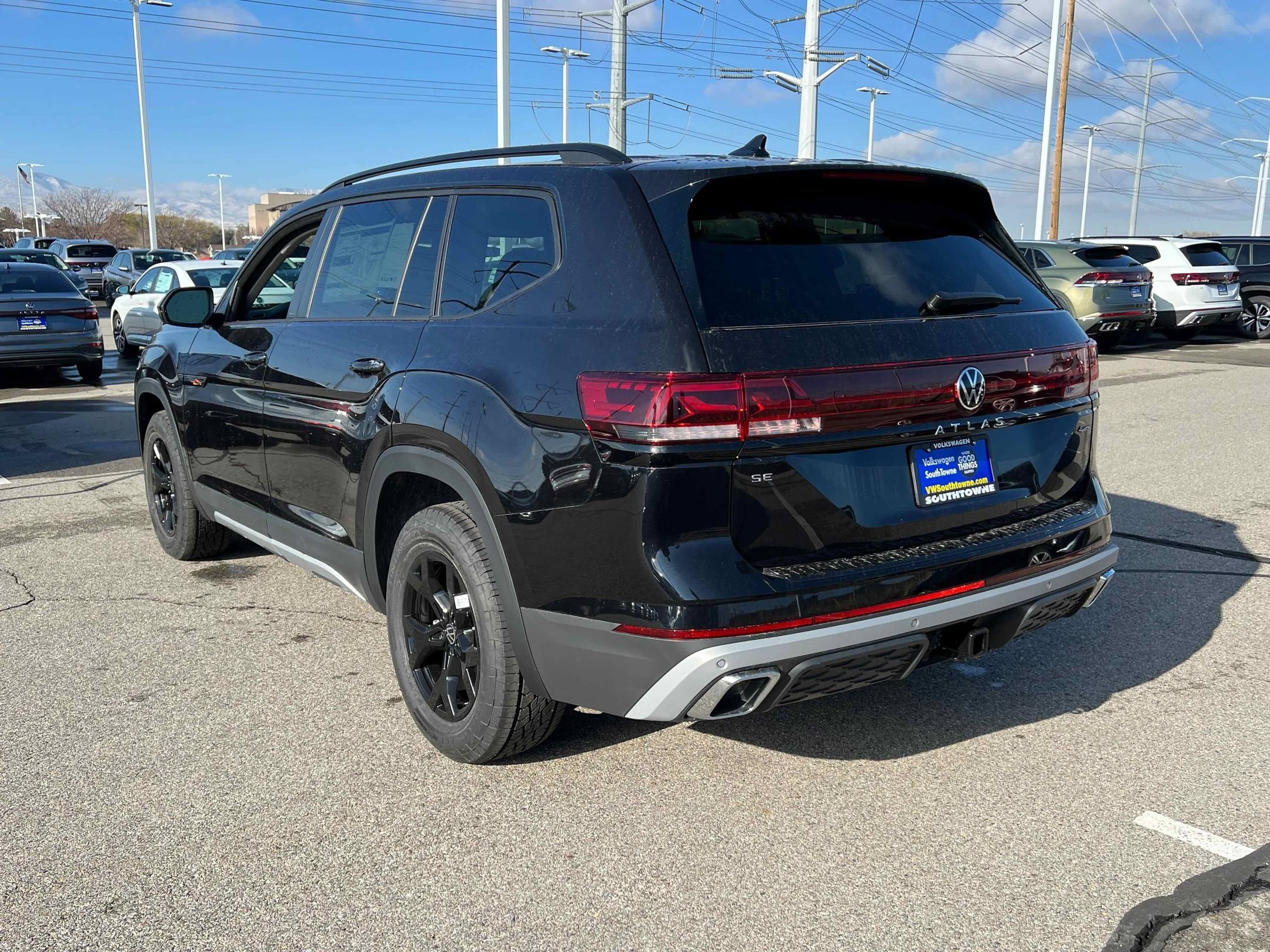 New 2026 Deep Black Volkswagen 2.0T Peak Edition image 10