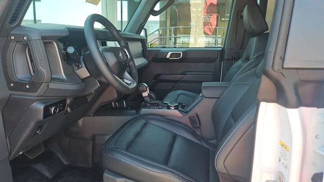 New 2026 Oxford White Ford Badlands 4WD image 31
